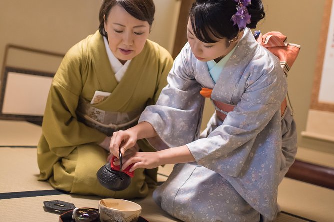 A 90 min. Tea ceremony Workshop In The Authentic Tea Room