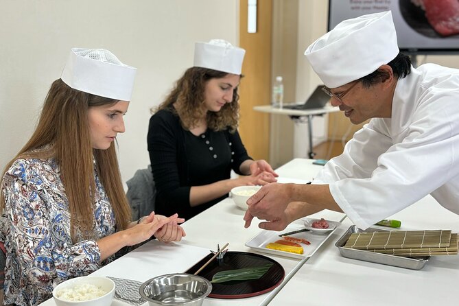 Tokyo Best Cooking Class！ Sushi making class in Tsukiji