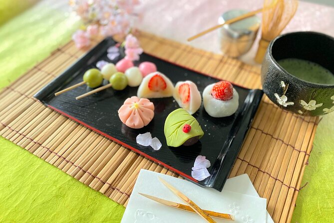 2 Hours Mochi Making & Matcha Class in Bunkyo