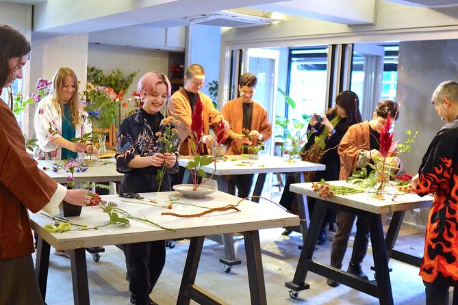Japanese flower arranging (Ikebana) Experience/Workshop in Tokyo