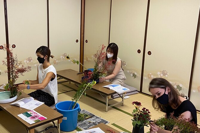 2 Hours Flower Arranging (Ikebana) Class @Temple /Tokyo・Ota-ku
